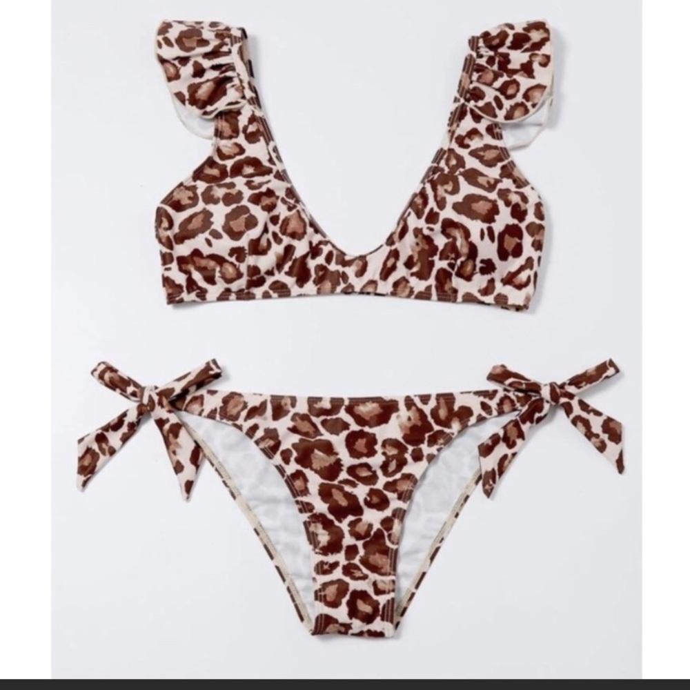 Ruffled bikini